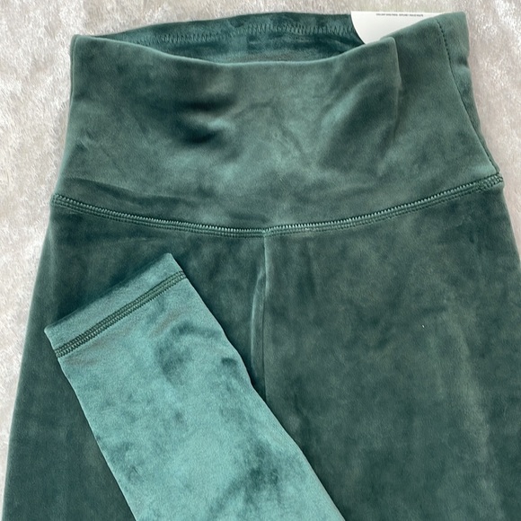 NWT Aerie Velour Workout Set - Picture 7 of 15